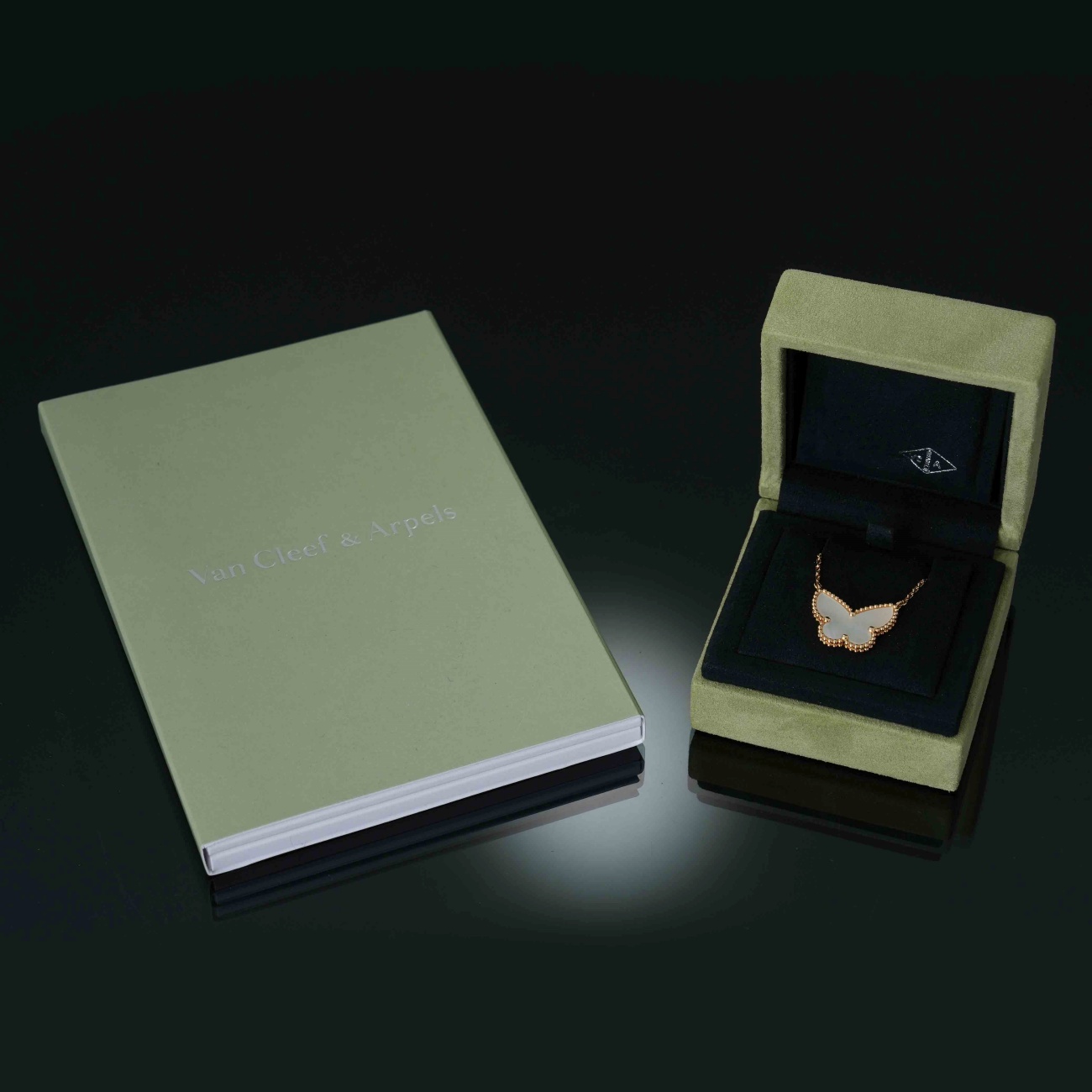 Van Cleef & Arpels(USED)반클리프앤아펠 럭키 알함브라 버터플라이 펜던트